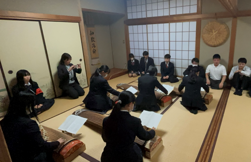 学校間交流　箏曲　②.PNG